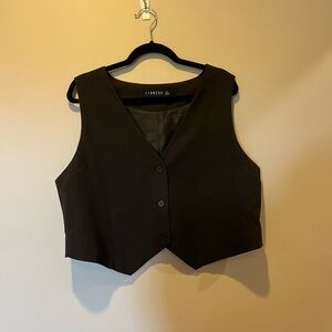 Lioness black vest
